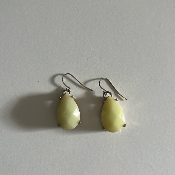 Jewelry - Beautiful yellow / light green dangle stone earrings